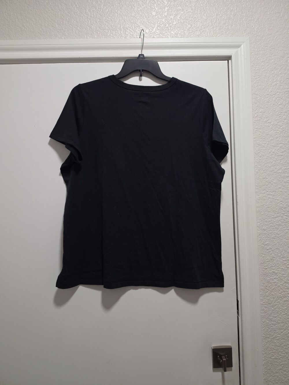 NWT Woodstock's Tree Farm Graphic T-Shirt - Picture 3 of 3